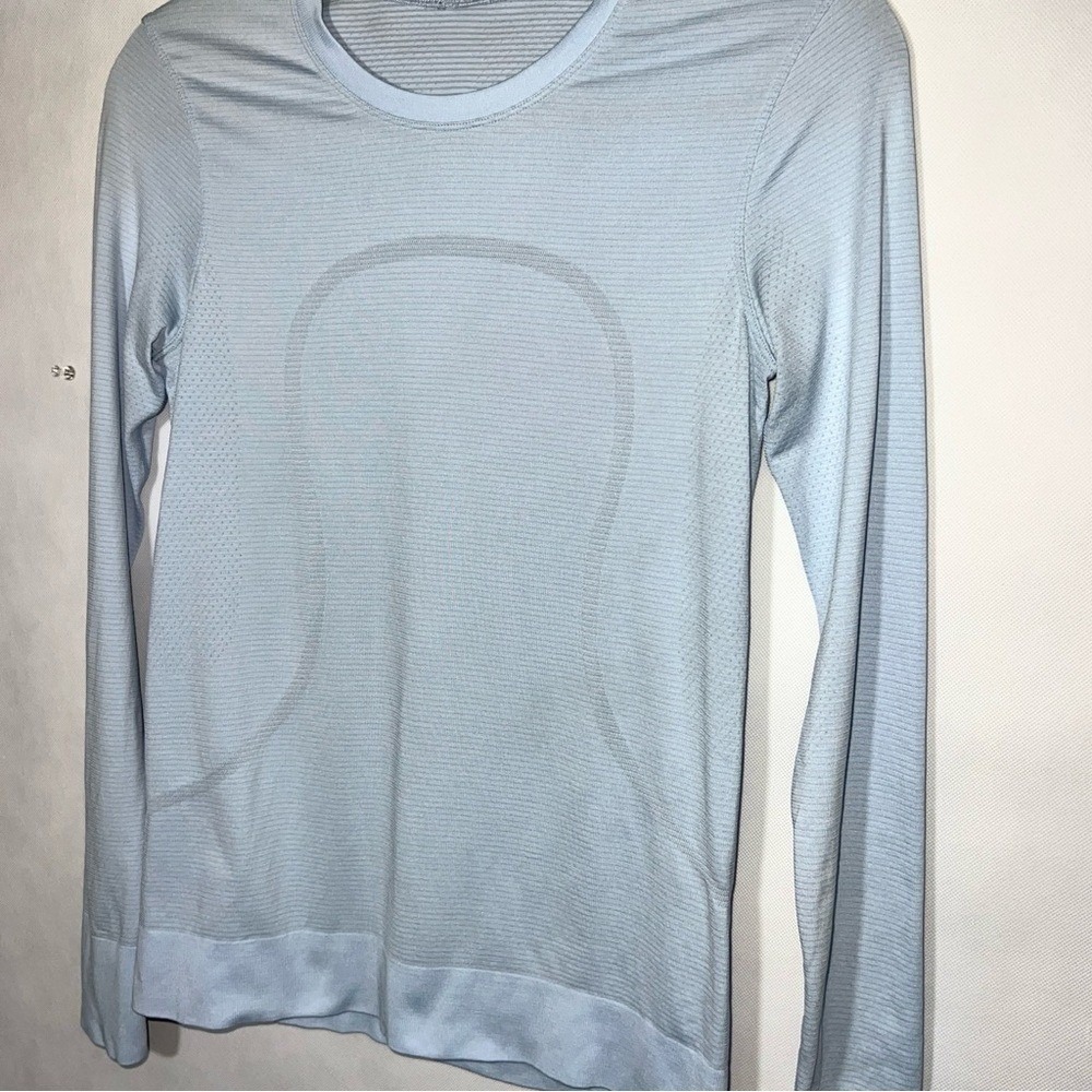 Lululemon Women long sleeve Swiftly Tech in Haze Blue Shirt - Picture 3 of 11